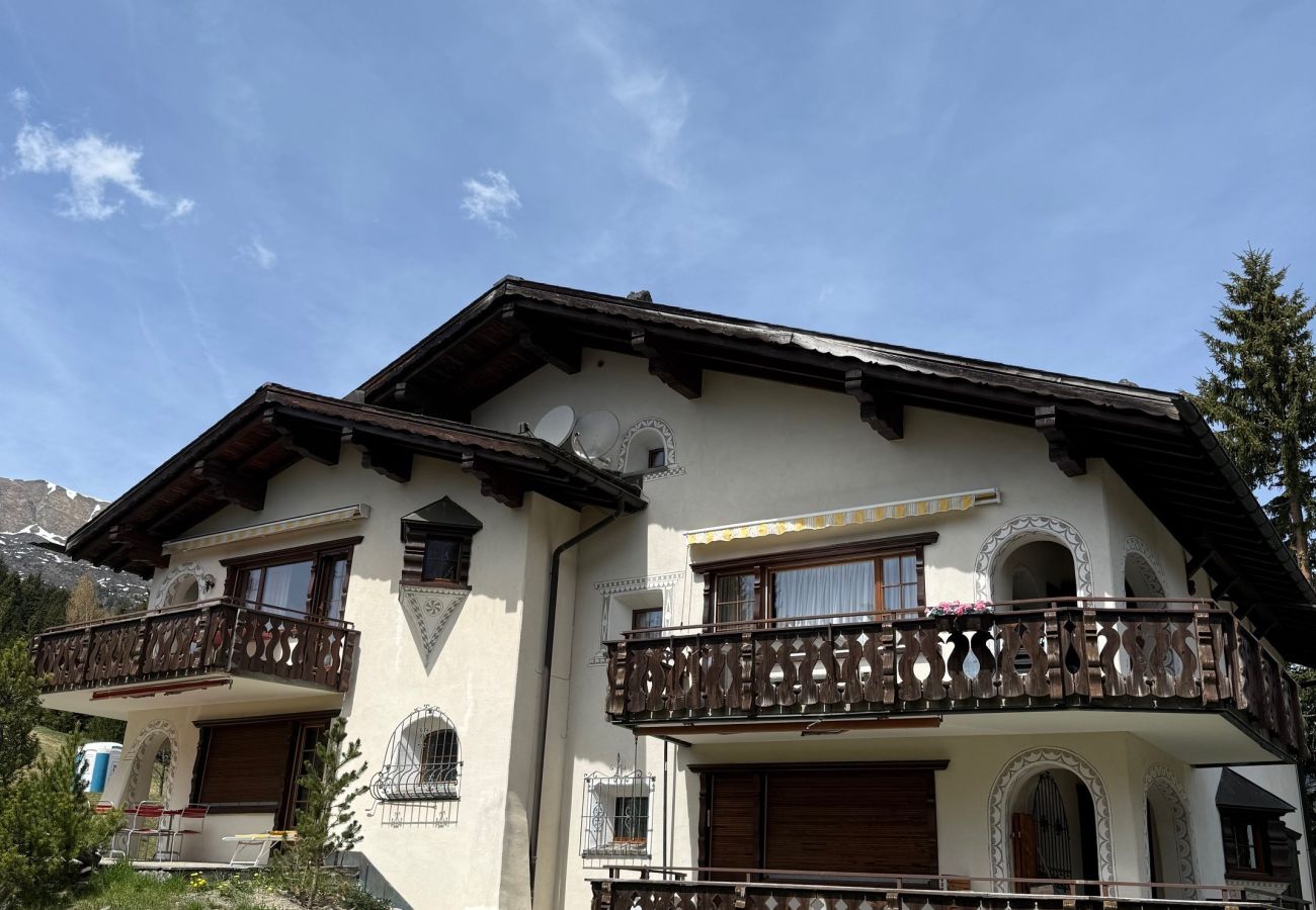 Apartment in Lenzerheide/Lai - Chalet apartment with whirlpool