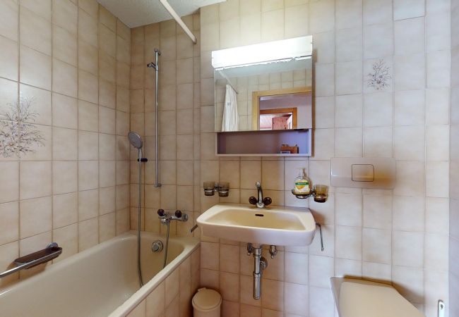 Apartment in Lantsch/Lenz -  3.5-room apartment in a sunny  Apartment in Lantsch/Lenz -  3.5-room apartment in a sunny
