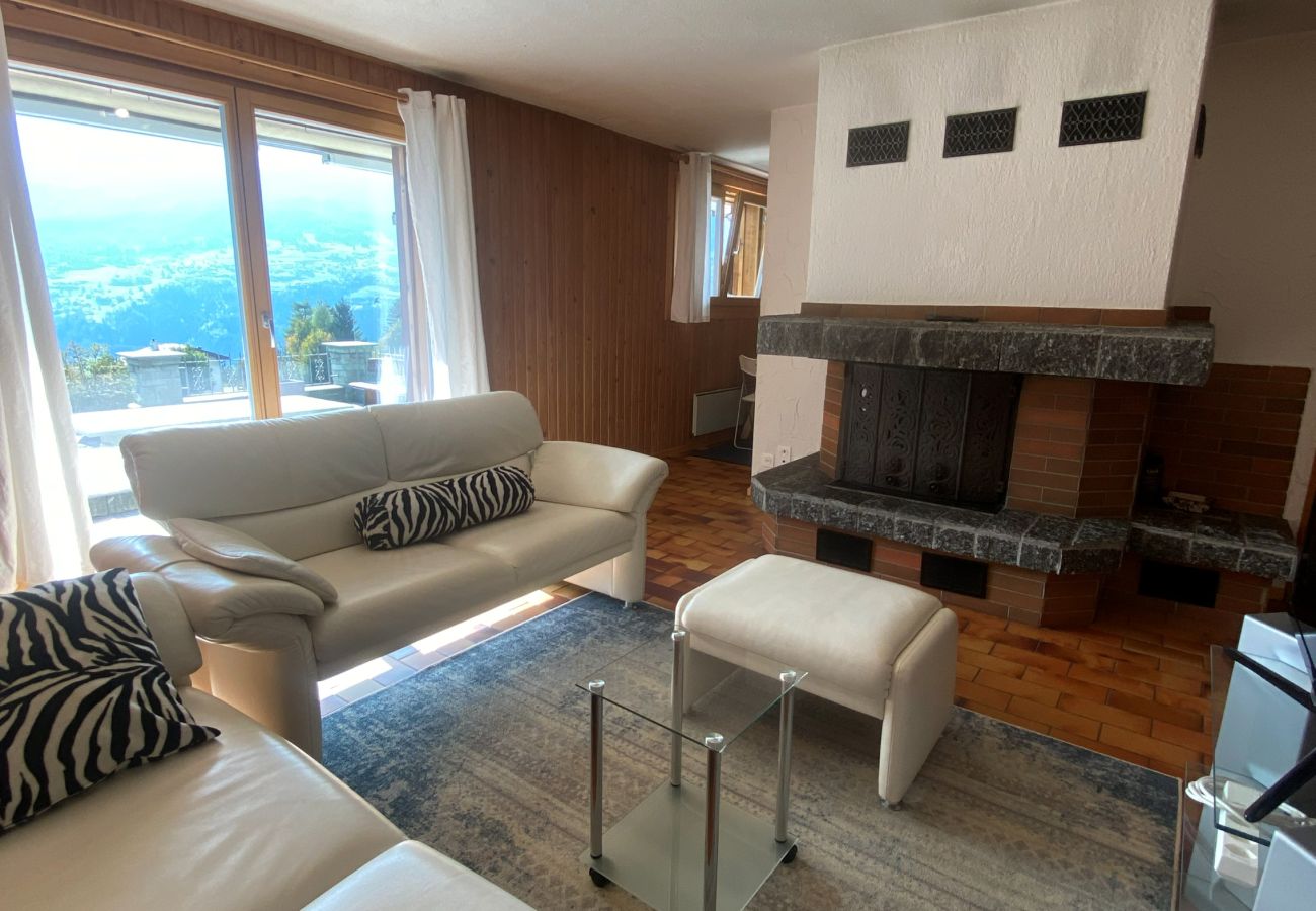 Apartment in Brienz/Brinzauls - Brienz Mountain Base – Simple & Comfortable