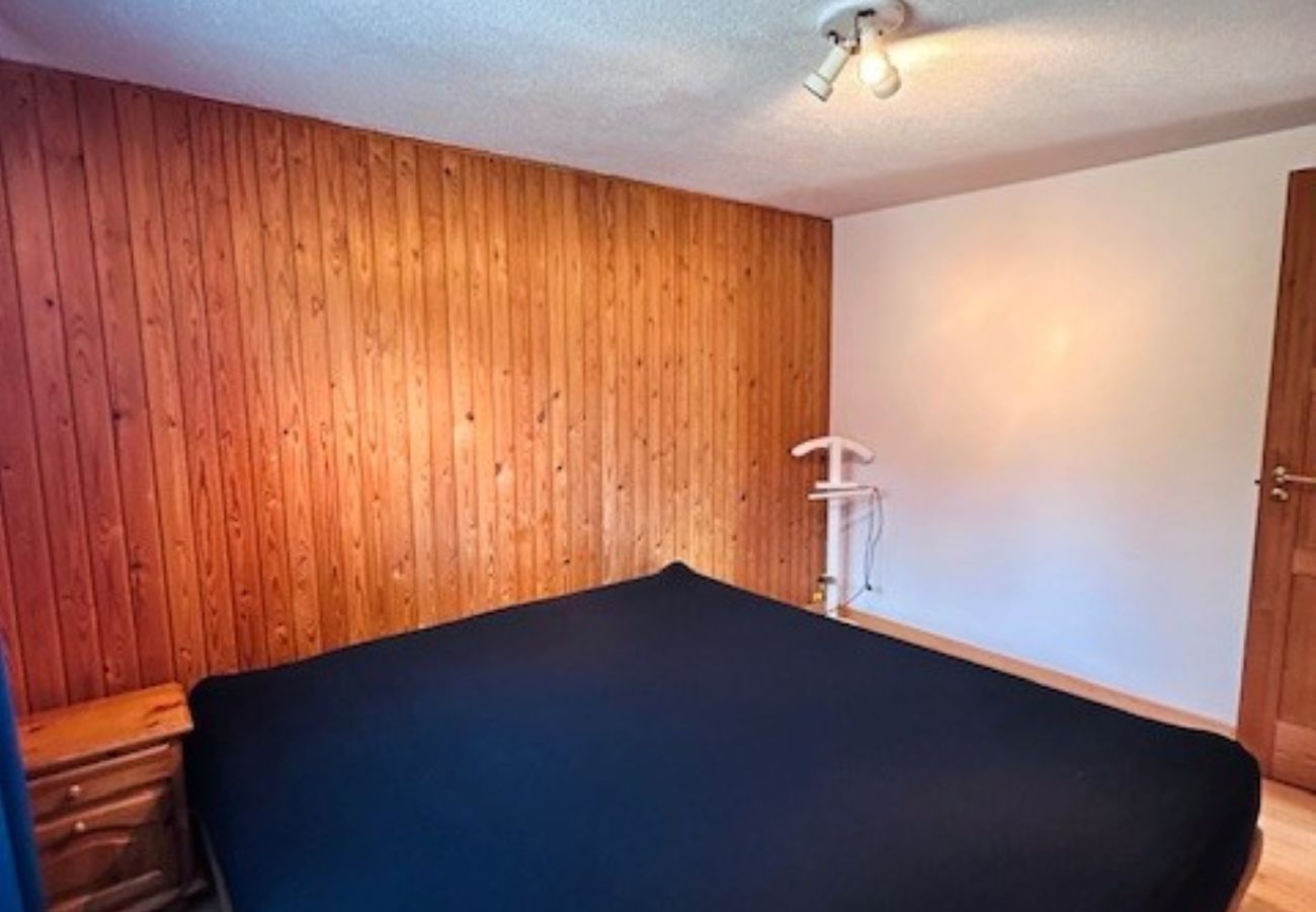 Apartment in Brienz/Brinzauls - Brienz Mountain Base – Simple & Comfortable