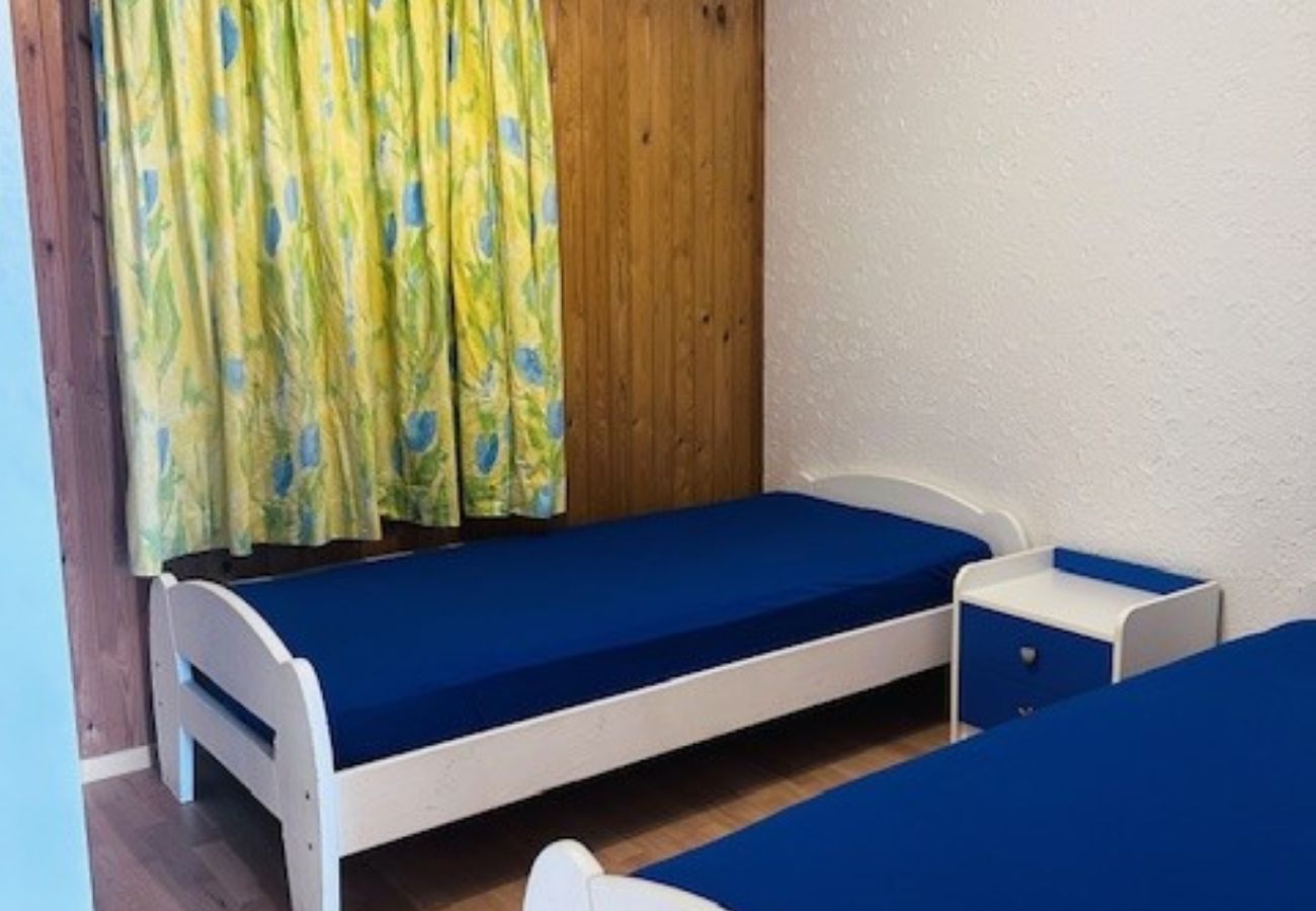 Apartment in Brienz/Brinzauls - Brienz Mountain Base – Simple & Comfortable