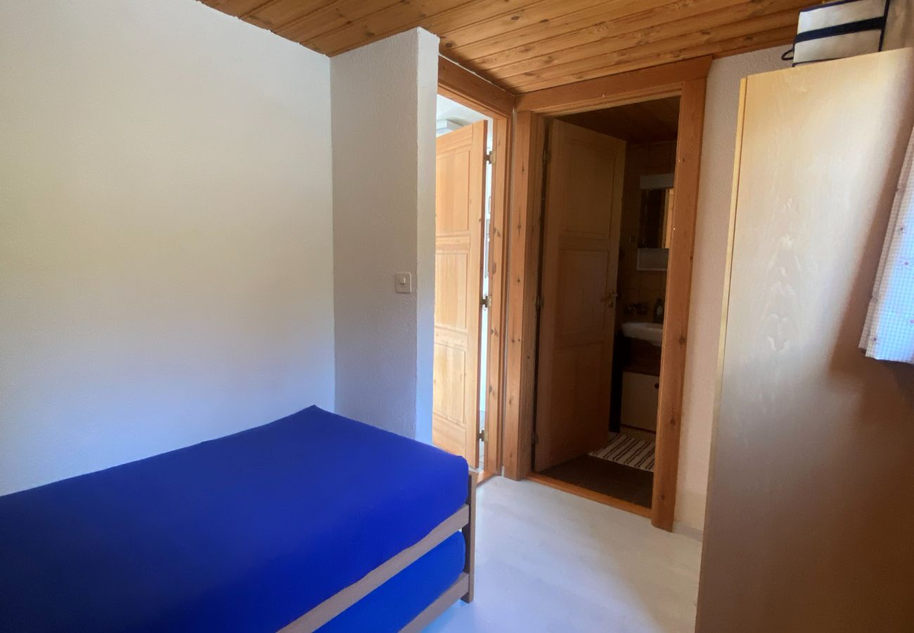 Apartment in Brienz/Brinzauls - Brienz Mountain Base 2.5 – Simple & Comfortable