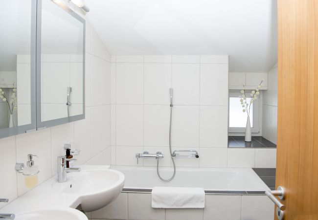 Ferienwohnung in Valbella - Ferienwohnung Canols für 6 Personen Valbella-Lenzerheide Ferienwohnung in Valbella - Ferienwohnung Canols für 6 Personen Valbella-Lenzerheide