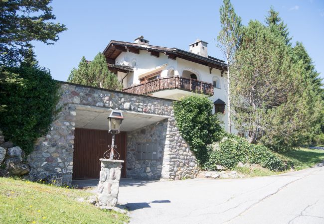 Ferienwohnung in Lenzerheide/Lai - Ferienwohnung mit Jacuzzi für 6 Personen-Lenzerheide Ferienwohnung in Lenzerheide/Lai - Ferienwohnung mit Jacuzzi für 6 Personen-Lenzerheide