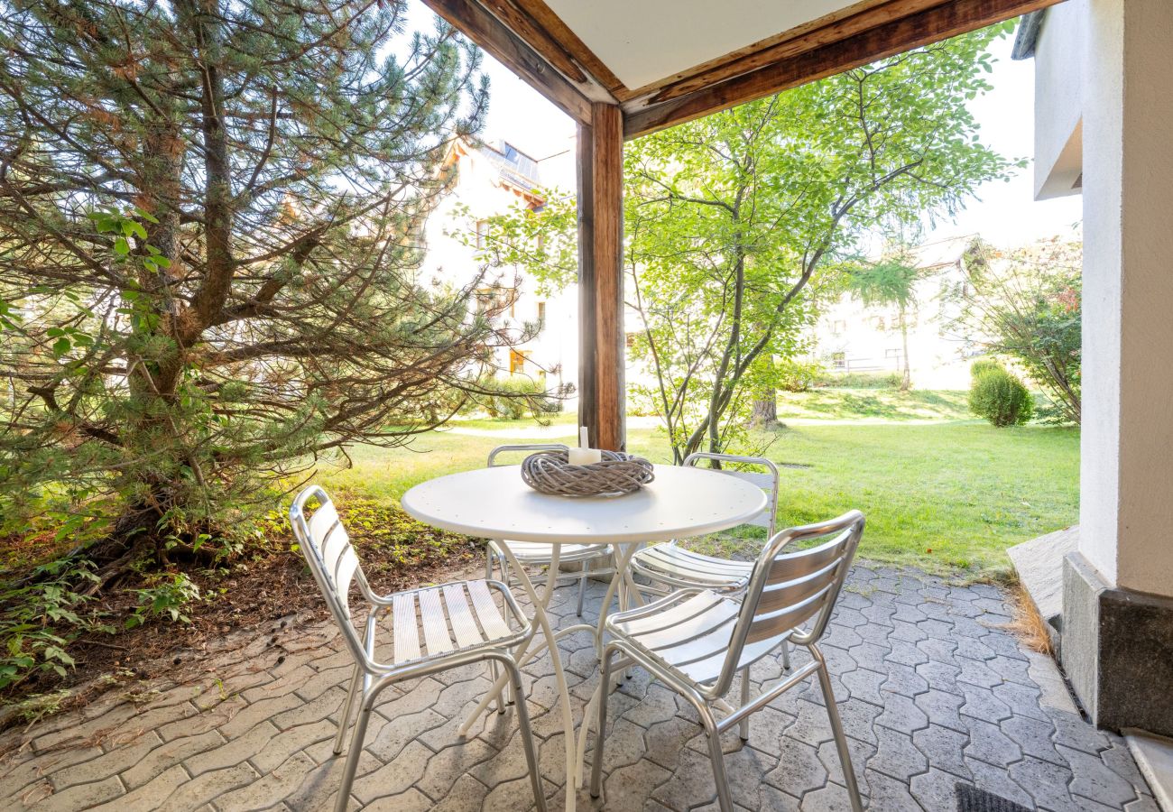 Ferienwohnung in Lenzerheide/Lai - Wellness-Apartment mit Pool & Terrasse