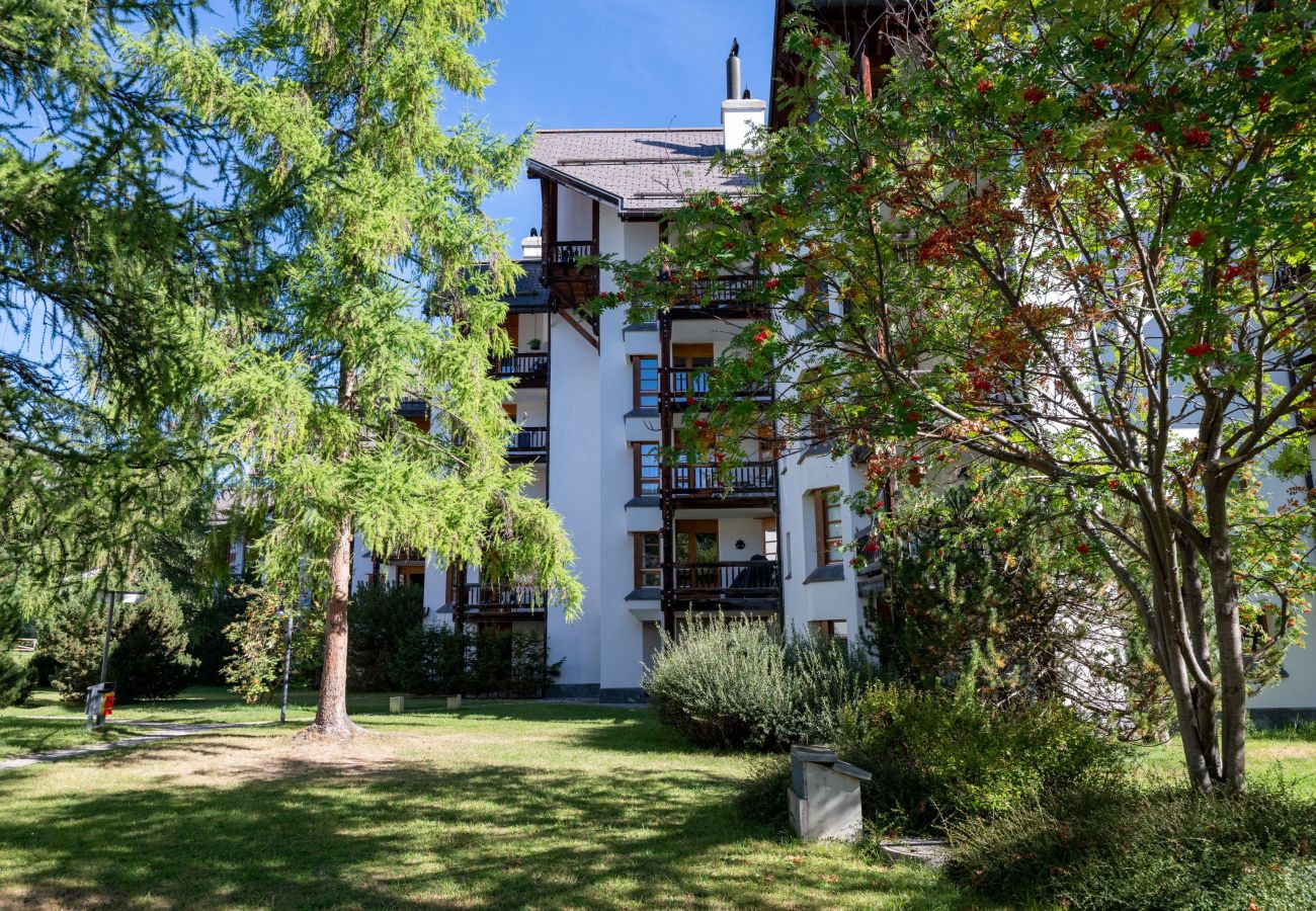 Ferienwohnung in Lenzerheide/Lai - Wellness-Apartment mit Pool & Terrasse
