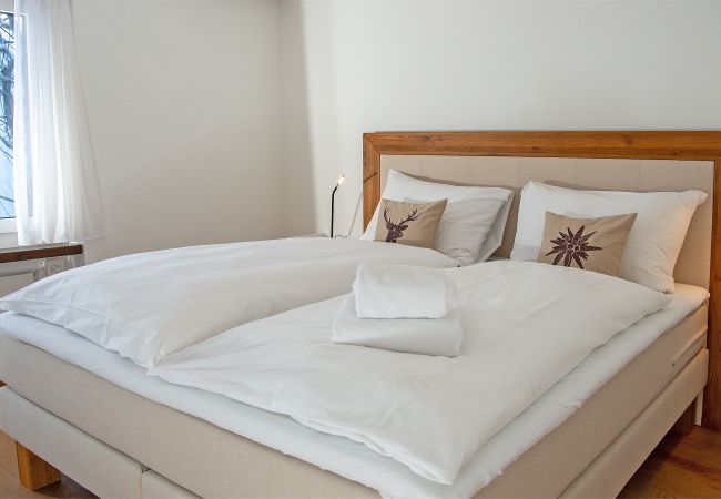 Ferienwohnung in Valbella - Ferienwohnung mit privatem Jacuzzi für 4 Personen Casoja Lenzerheide Ferienwohnung in Valbella - Ferienwohnung mit privatem Jacuzzi für 4 Personen Casoja Lenzerheide