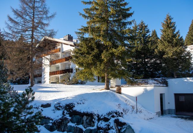 Ferienwohnung in Valbella - Ferienwohnung mit privatem Jacuzzi für 4 Personen Casoja Lenzerheide Ferienwohnung in Valbella - Ferienwohnung mit privatem Jacuzzi für 4 Personen Casoja Lenzerheide