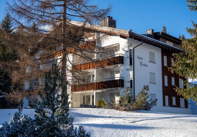 Ferienwohnung in Valbella - Ferienwohnung mit privatem Jacuzzi für 4 Personen Casoja Lenzerheide Ferienwohnung in Valbella - Ferienwohnung mit privatem Jacuzzi für 4 Personen Casoja Lenzerheide