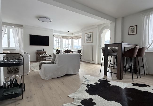 Ferienwohnung in Vaz/Obervaz - 5.5 Zimmer Wohnung für 6 Personen Bergcafé Aurora Lenzerheide