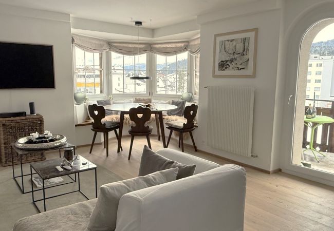 Ferienwohnung in Vaz/Obervaz - Zentrale Wohnung für 6 Personen Bergcafé Aurora Lenzerheide