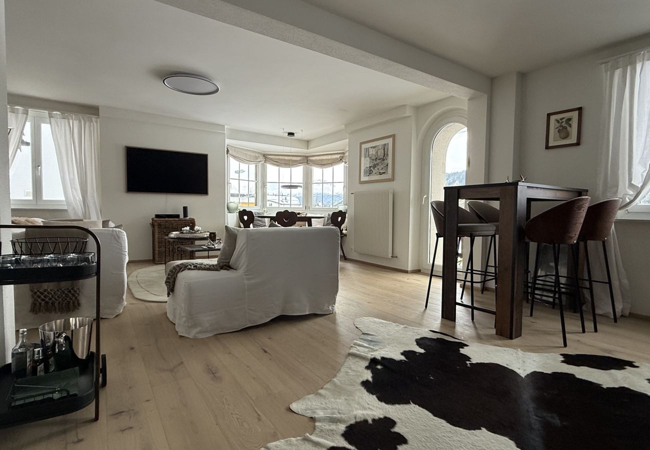 Ferienwohnung in Vaz/Obervaz - 5.5 Zimmer Wohnung für 6 Personen Bergcafé Aurora Lenzerheide