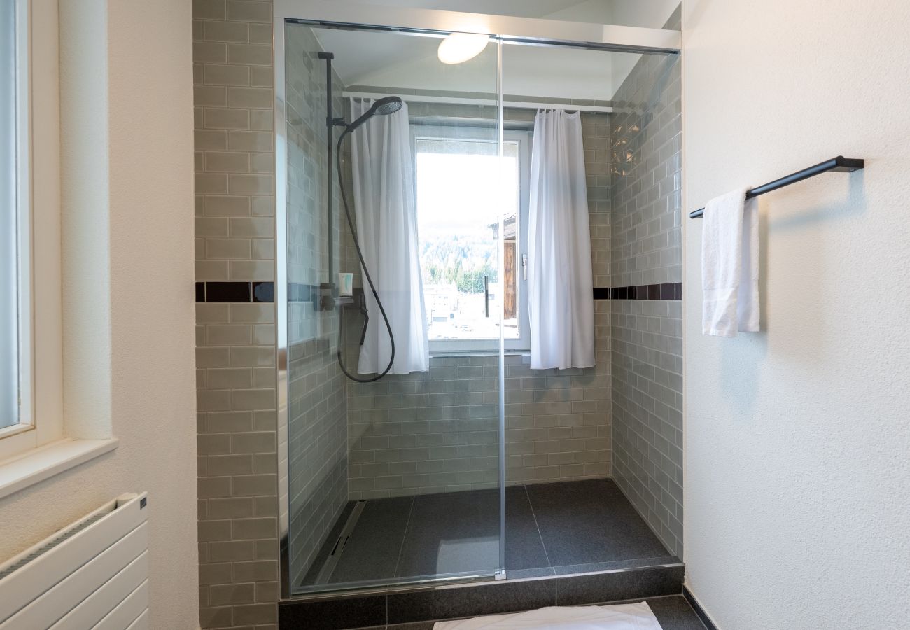 Ferienwohnung in Vaz/Obervaz - Zentrale Wohnung für 6 Personen Bergcafé Aurora Lenzerheide