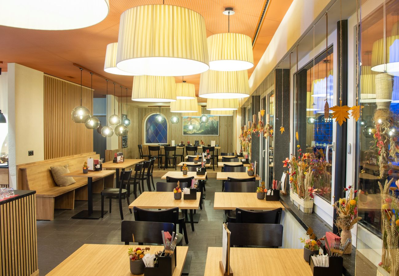 Ferienwohnung in Vaz/Obervaz - Zentrale Wohnung für 8 Personen Bergcafé Aurora Lenzerheide