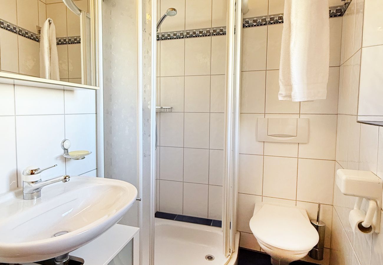 Ferienwohnung in Lantsch/Lenz - Lantsch-Lenz Dachgeschoss-Wohnung für 7 Personen Crauna 