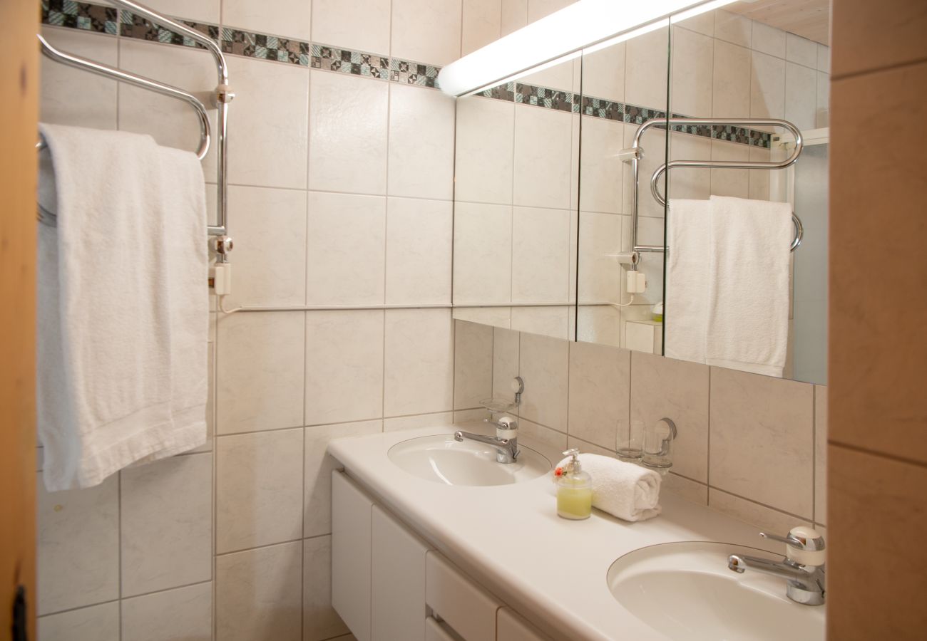 Ferienwohnung in Lantsch/Lenz - Lantsch-Lenz Dachgeschoss-Wohnung für 7 Personen Crauna 