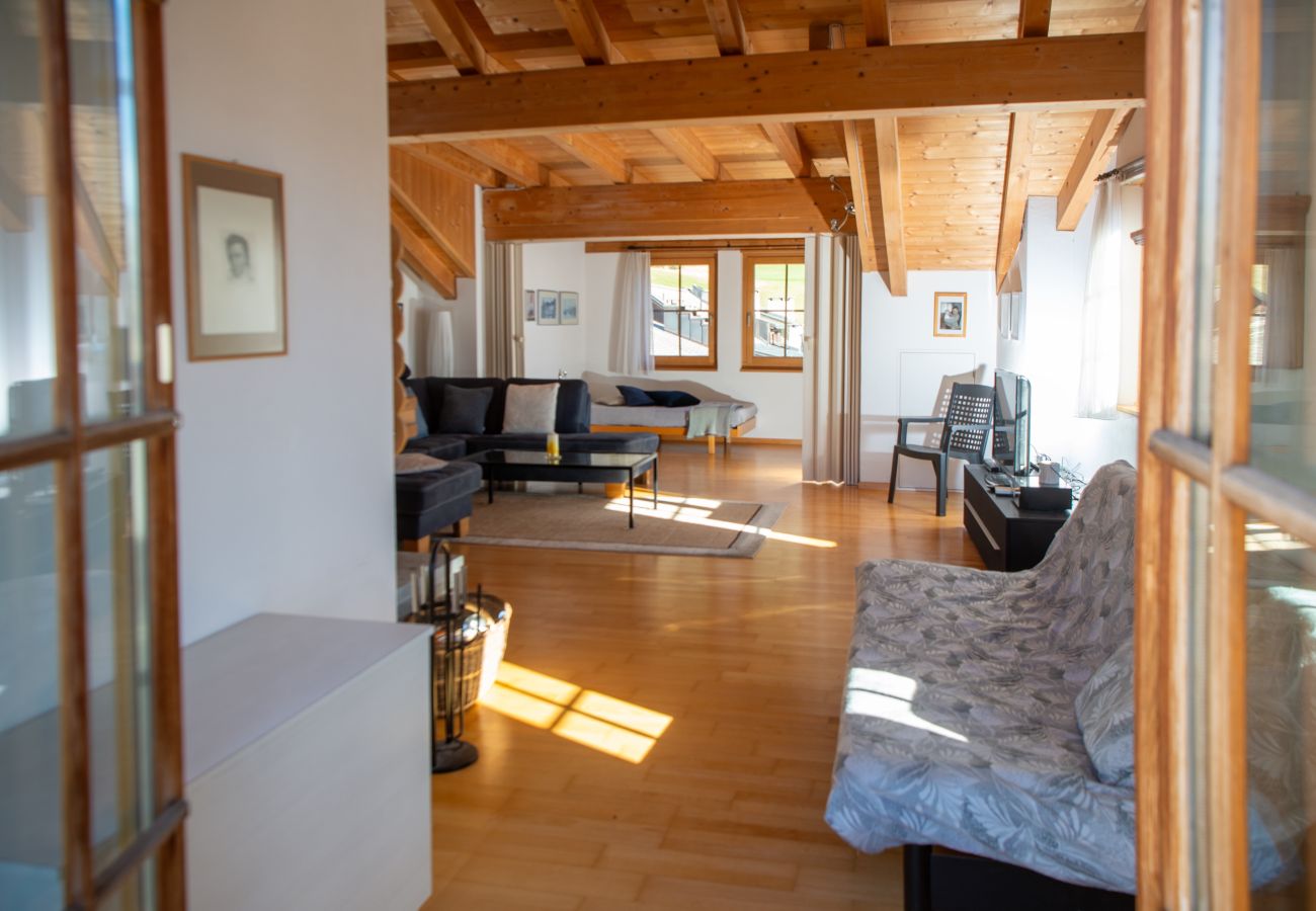 Ferienwohnung in Lantsch/Lenz - Lantsch-Lenz Dachgeschoss-Wohnung für 7 Personen Crauna 