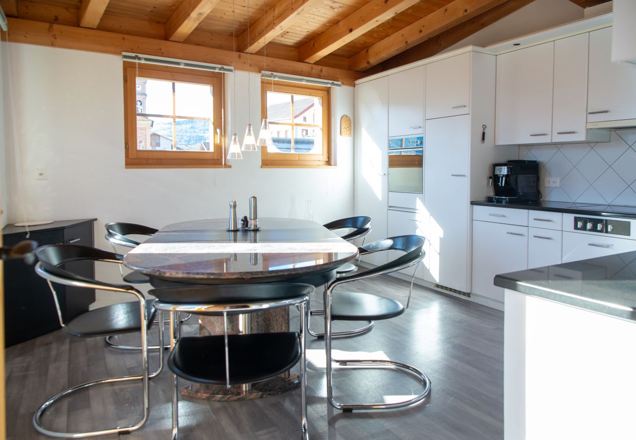 Ferienwohnung in Lantsch/Lenz - Lantsch-Lenz Dachgeschoss-Wohnung für 7 Personen Crauna 