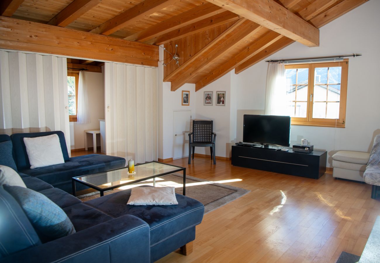 Ferienwohnung in Lantsch/Lenz - Lantsch-Lenz Dachgeschoss-Wohnung für 7 Personen Crauna 