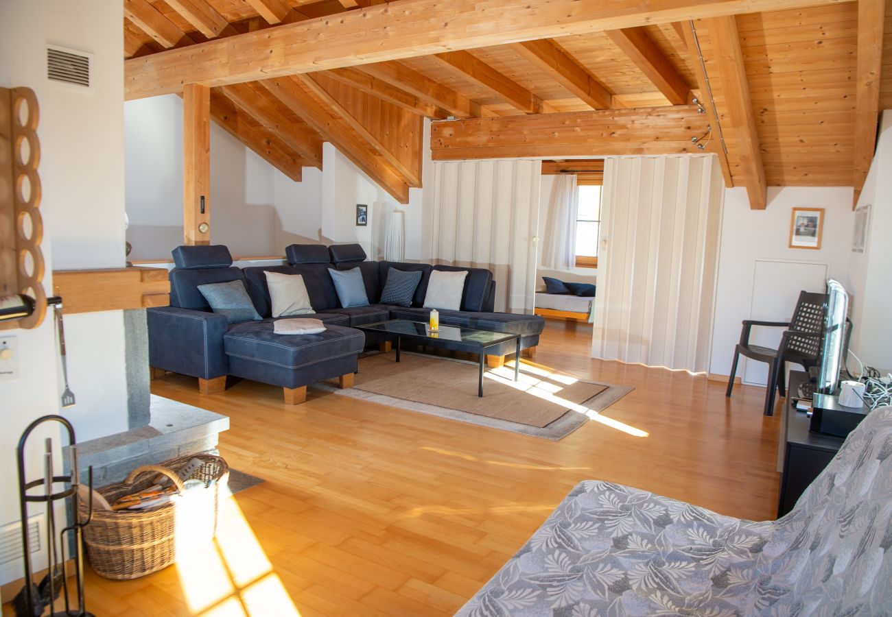 Ferienwohnung in Lantsch/Lenz - Lantsch-Lenz Dachgeschoss-Wohnung für 7 Personen Crauna 