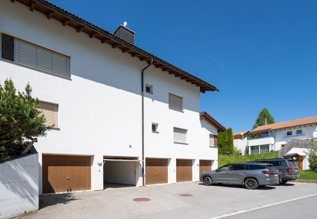 Ferienwohnung in Lantsch/Lenz - Gartenwohnung mit Bergblick & Grill