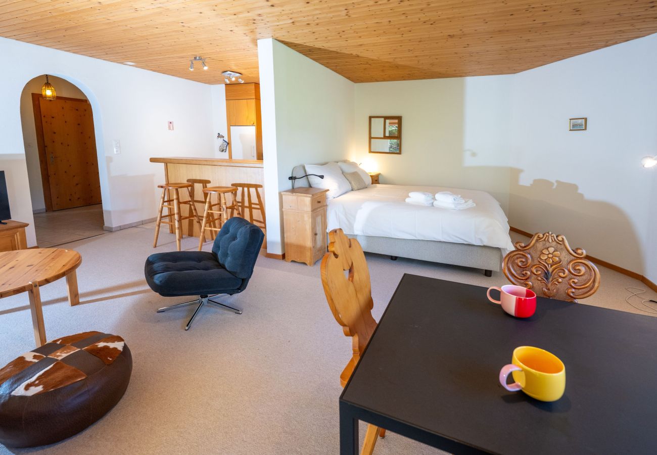 Ferienwohnung in Lantsch/Lenz - Gartenwohnung mit Bergblick & Grill