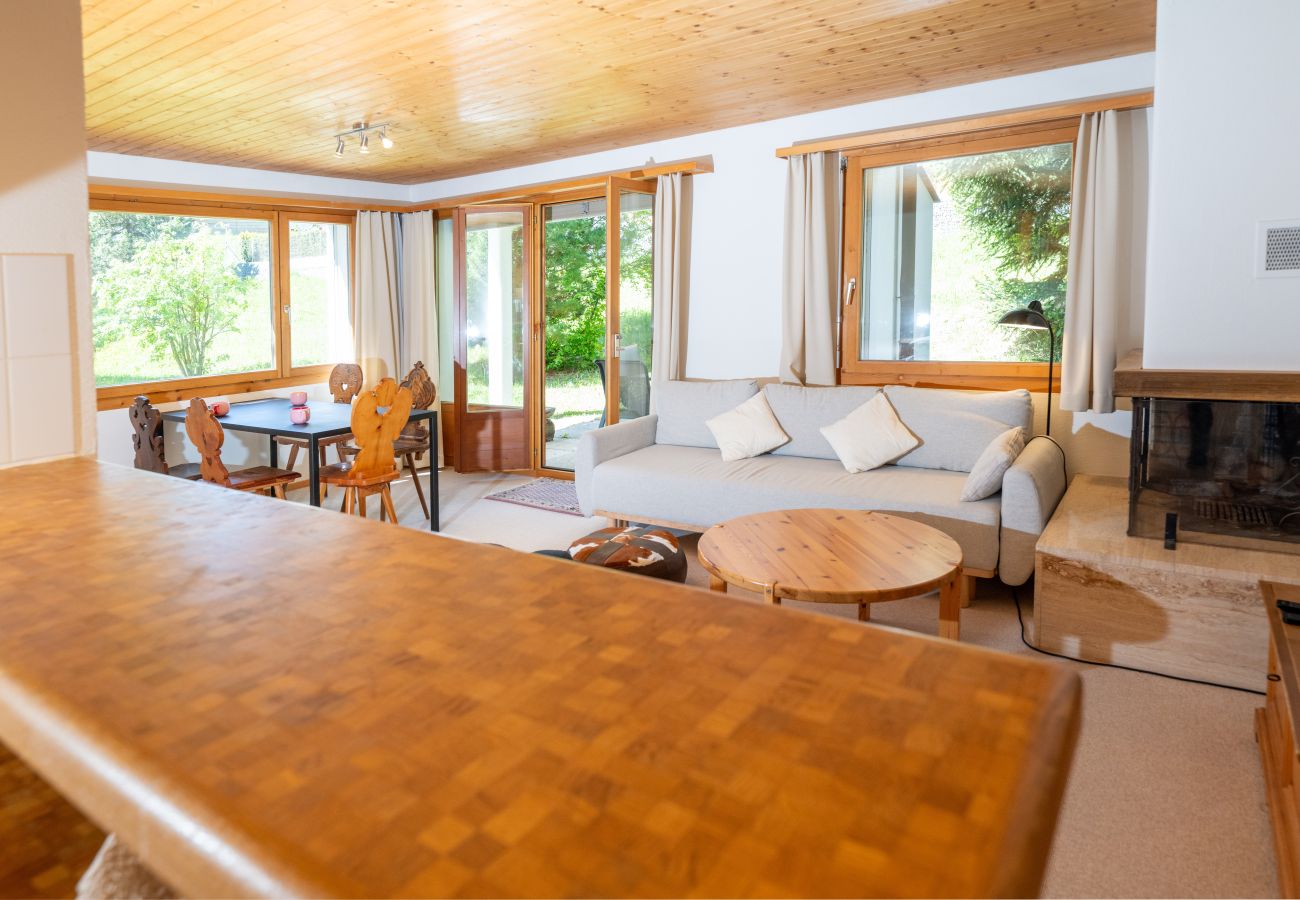 Ferienwohnung in Lantsch/Lenz - Gartenwohnung mit Bergblick & Grill