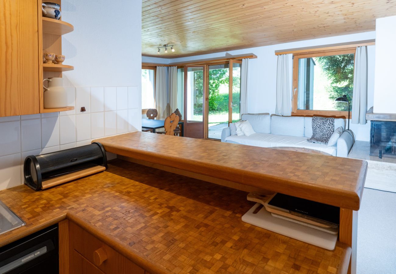 Ferienwohnung in Lantsch/Lenz - Gartenwohnung mit Bergblick & Grill
