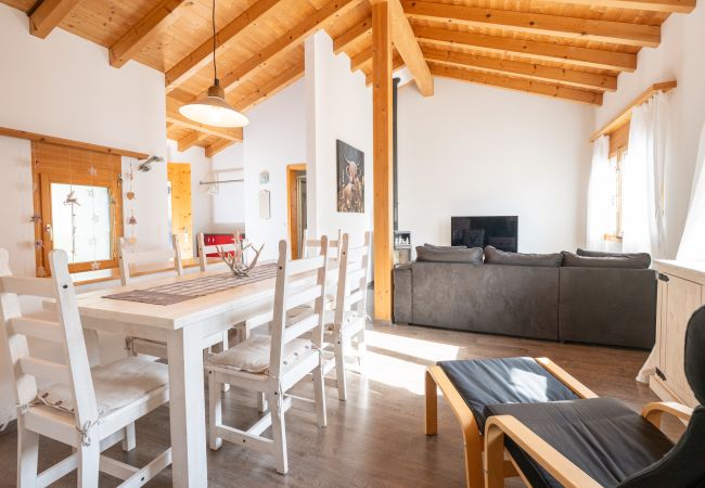 Ferienhaus in Malix - Malix: Kamin & Bergblick Apartment