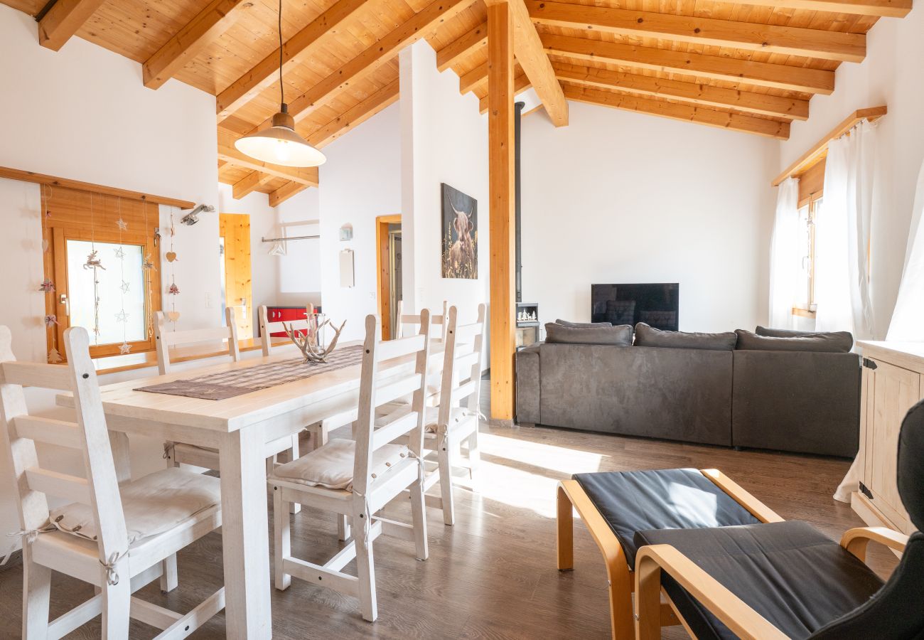 Ferienhaus in Malix - Malix: Kamin & Bergblick Apartment