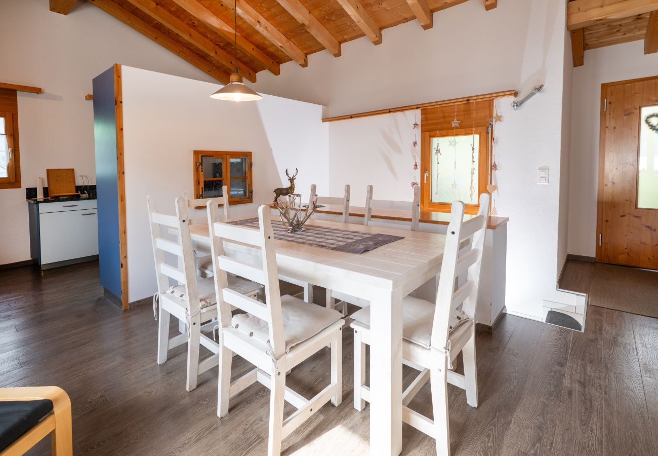 Ferienhaus in Malix - Malix: Kamin & Bergblick Apartment